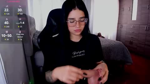 aliice_walker_ online show from 12.03.25