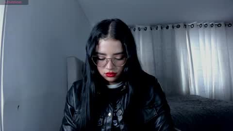 aliice_walker_ online show from 06.18.26