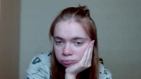 Snapshot of aliiice_stone chatting on 11.11.25 Alice online show from 11.11.25