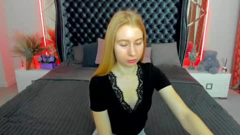 Snapshot of alina__blonde chatting on 05.07.26 Alina online show from 05.07.26