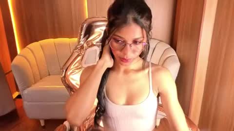 Snapshot of alina_b_ chatting on 04.23.26 alina_b_ online show from 04.23.26