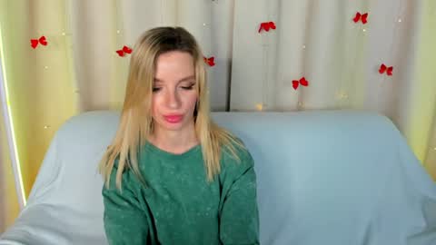 Snapshot of alina_lovelyx chatting on 06.14.26 Alina online show from 06.14.26