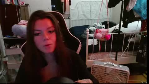 Snapshot of alina_nightshade chatting on 06.21.26 Alina Nightshade online show from 06.21.26