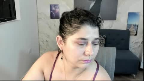 Snapshot of alinabozz1 chatting on 06.12.26 alinabozz1 online show from 06.12.26