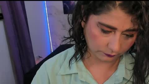 Snapshot of alinabozz1 chatting on 07.18.26 alinabozz1 online show from 07.18.26