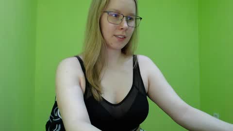 Snapshot of alinasei chatting on 04.12.26 alinasei online show from 04.12.26
