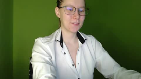 Snapshot of alinasei chatting on 04.15.26 alinasei online show from 04.15.26
