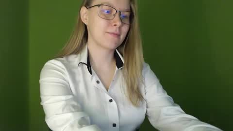 Snapshot of alinasei chatting on 06.13.26 alinasei online show from 06.13.26