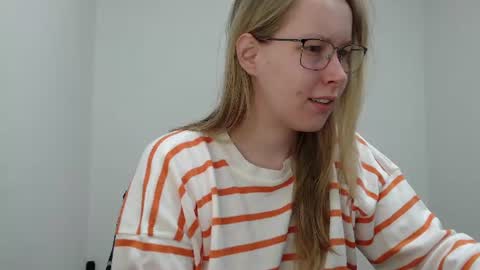 Snapshot of alinasei chatting on 07.23.26 alinasei online show from 07.23.26