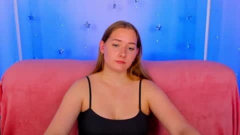 Snapshot of alinawise chatting on 05.18.26 alinawise online show from 05.18.26