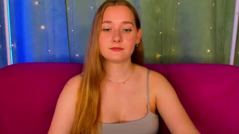 Snapshot of alinawise chatting on 06.16.26 alinawise online show from 06.16.26