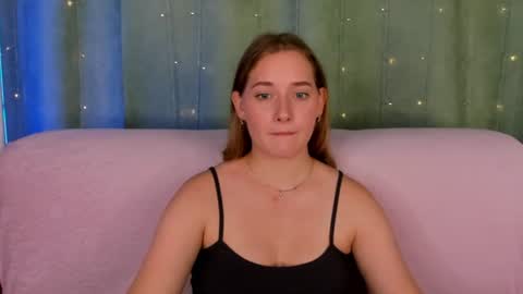 Snapshot of alinawise chatting on 07.23.26 alinawise online show from 07.23.26