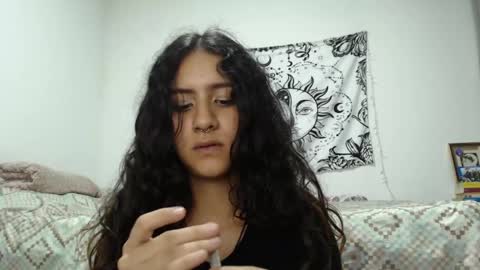 Snapshot of alinawoolf_ chatting on 12.25.24 Ali online show from 12.25.24