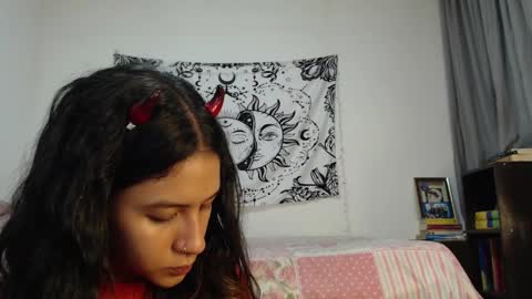 Snapshot of alinawoolf_ chatting on 01.11.25 Ali online show from 01.11.25