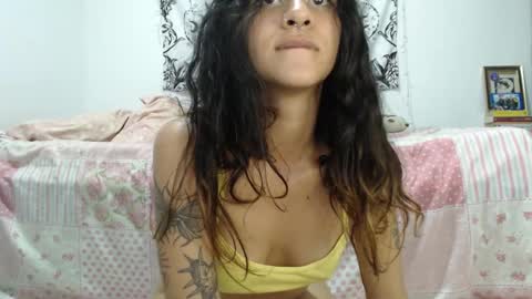 Snapshot of alinawoolf_ chatting on 01.14.25 Ali online show from 01.14.25