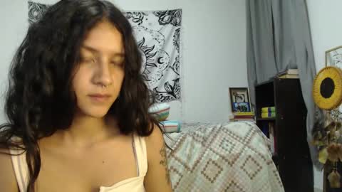 Snapshot of alinawoolf_ chatting on 03.11.25 Ali online show from 03.11.25