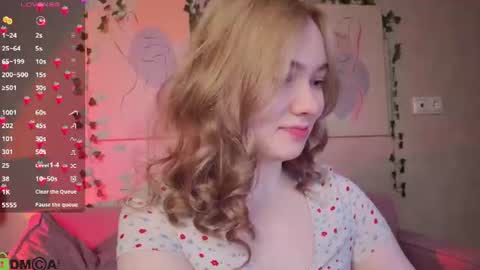 Snapshot of alisa_lesly chatting on 07.12.26 Alisa GMT2 Wen - Sun 10 AM - 4 PM except Monday and Tuesday online show from 07.12.26