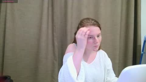 Snapshot of alisaabby chatting on 06.20.26 Alisa online show from 06.20.26