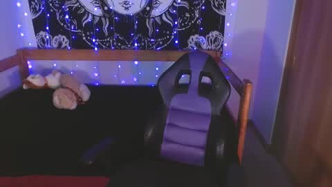 Snapshot of alisha17love chatting on 11.16.25 alisha17love online show from 11.16.25