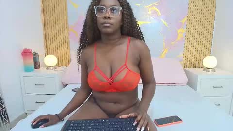 Snapshot of alishadixon chatting on 10.21.25 Alisha online show from 10.21.25