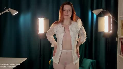 Snapshot of aliska_dark chatting on 04.16.26 Alice online show from 04.16.26