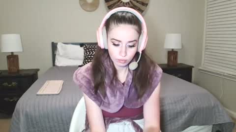 Snapshot of alisonfieldsxo chatting on 07.16.26 Alison Fields online show from 07.16.26