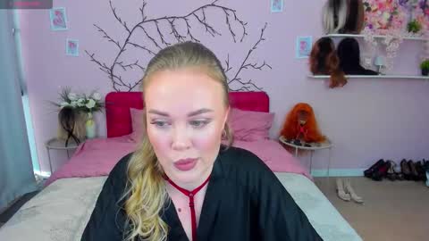 Snapshot of alisonwillow chatting on 02.01.26 Anna online show from 02.01.26