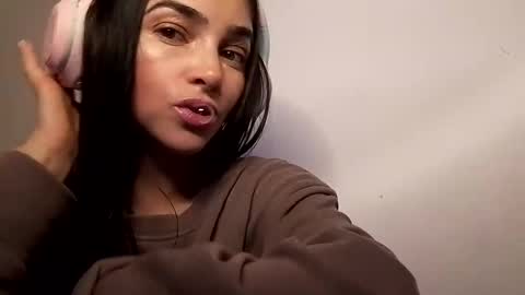 Snapshot of alisson369_ chatting on 02.19.25 Alisson369 online show from 02.19.25