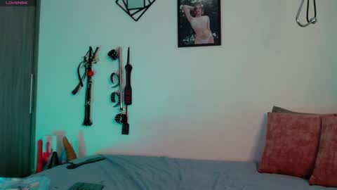 Alisson Beckett online show from 12.12.24