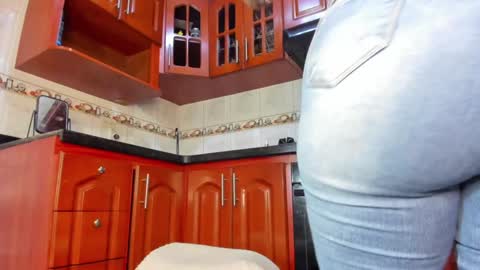 Snapshot of alixlong chatting on 01.10.25 Alix online show from 01.10.25