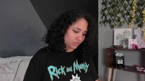 Snapshot of alixon_fiore5 chatting on 12.31.24 alixon online show from 12.31.24