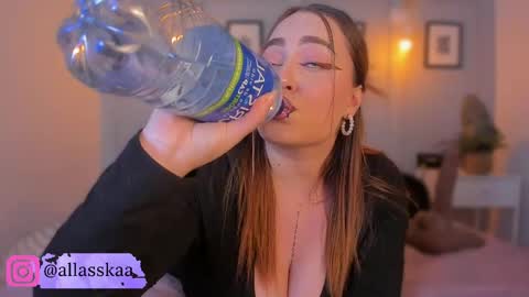 Laura online show from 05.15.26