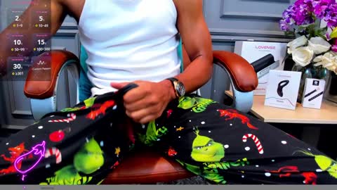 Snapshot of allessandrosantos chatting on 12.21.24 Help me reach 100 likes online show from 12.21.24