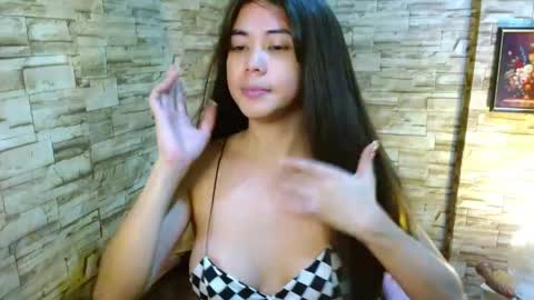 Snapshot of allfor_lavinia chatting on 04.29.26 Lavinia online show from 04.29.26