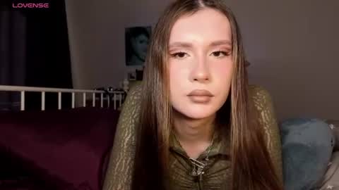 Lory Glory online show from 06.22.26
