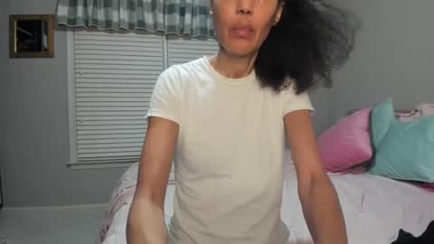 Snapshot of allgood4u chatting on 03.01.25 wishlist on bio online show from 03.01.25