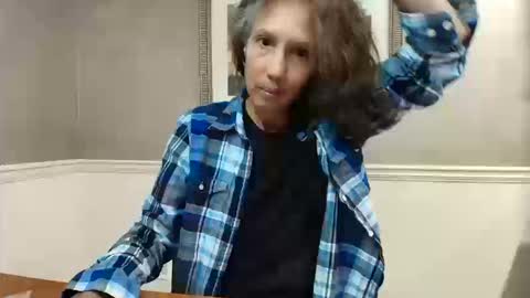 Snapshot of allgood4u chatting on 10.11.25 wishlist on bio online show from 10.11.25
