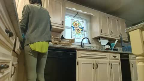 Snapshot of allgood4u chatting on 03.18.26 wishlist on bio online show from 03.18.26