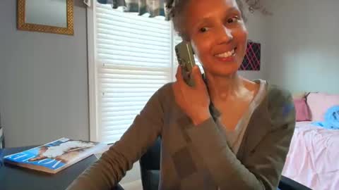 Snapshot of allgood4u chatting on 04.06.26 wishlist on bio online show from 04.06.26