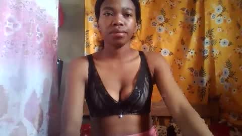 Snapshot of alliciax632770 chatting on 11.24.25 alliciax632770 online show from 11.24.25