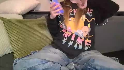 Snapshot of alliebearx chatting on 04.24.26 alliebearx online show from 04.24.26