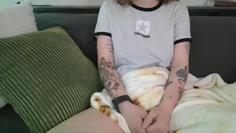 Snapshot of alliebearx chatting on 05.04.26 alliebearx online show from 05.04.26