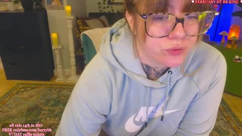 Snapshot of allieberrybb chatting on 02.11.25  bb  online show from 02.11.25