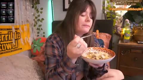 Snapshot of allieberrybb chatting on 09.11.25  bb  online show from 09.11.25