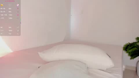 Snapshot of allisonroberts_ chatting on 11.10.25 Alli online show from 11.10.25