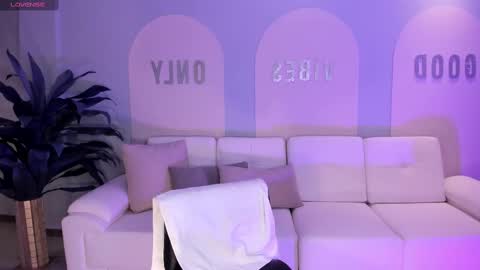 Allison Rogers online show from 03.02.25