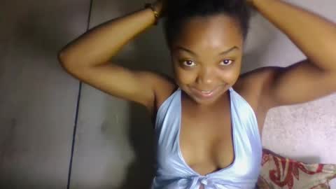 Snapshot of allizida01 chatting on 05.15.26 allizida01 online show from 05.15.26