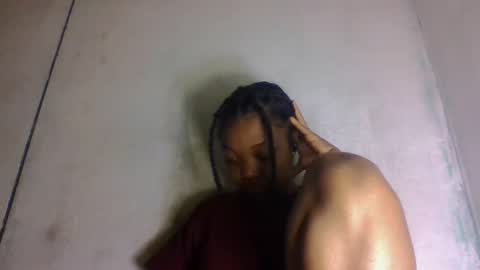 Snapshot of allizida01 chatting on 05.16.26 allizida01 online show from 05.16.26