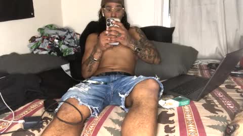 allthewayup10 online show from 02.05.25