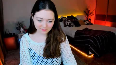 alluringeyess online show from 12.19.25